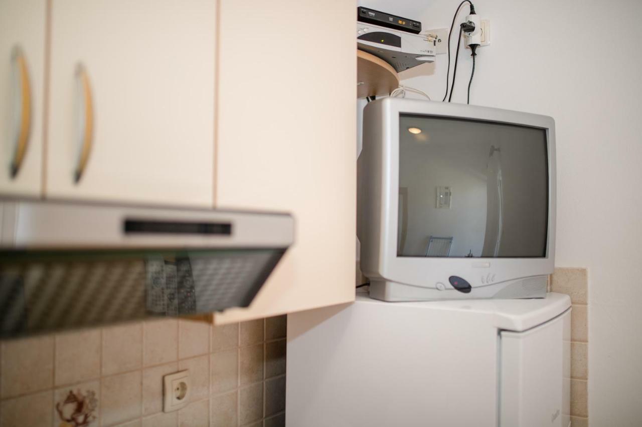 Marin Appartement Lopar Buitenkant foto