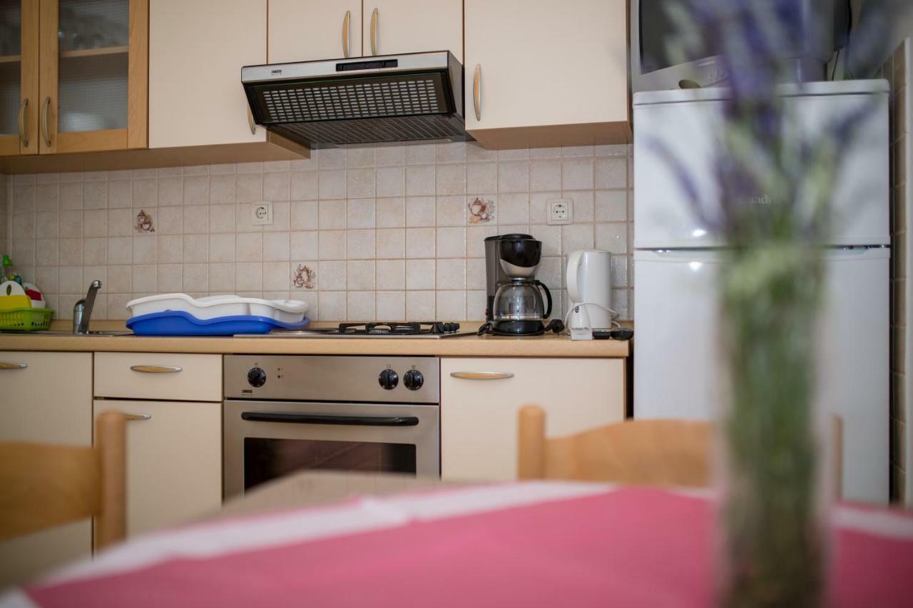 Marin Appartement Lopar Buitenkant foto