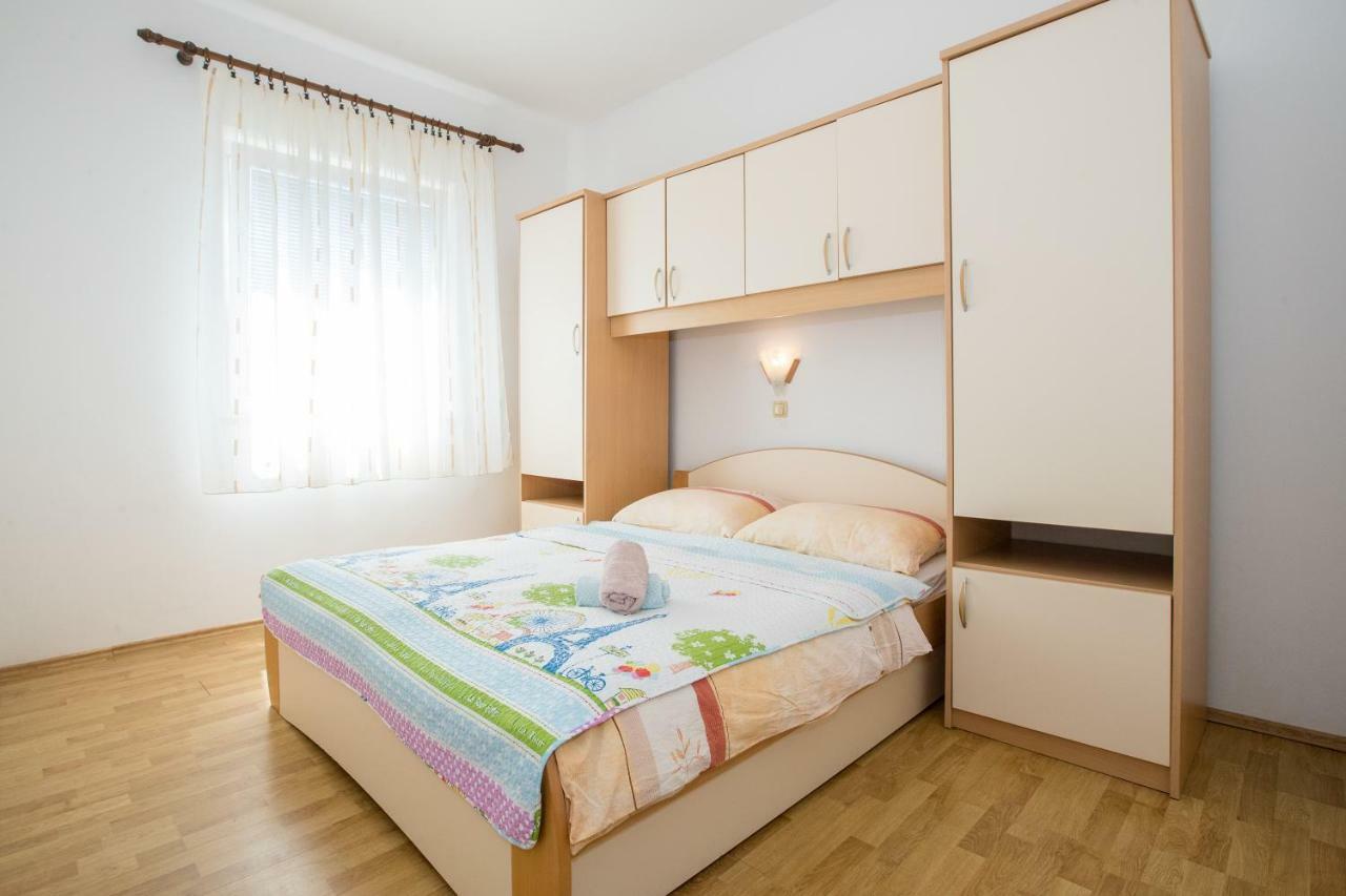 Marin Appartement Lopar Buitenkant foto